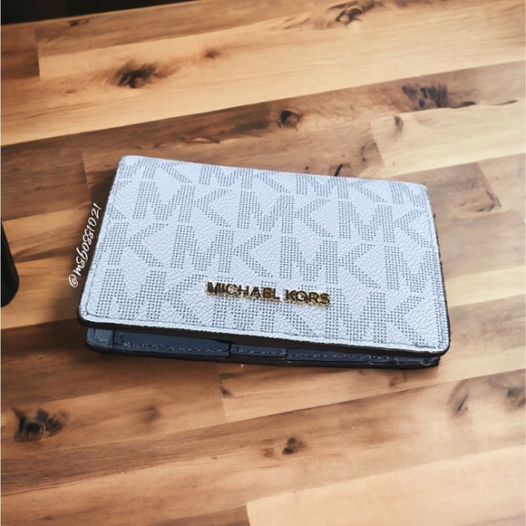 Michael Kors Jet Set Charm Medium Slim Bifold Wallet in Soft Sky Multi BRAND NEW - Picture 1 of 3